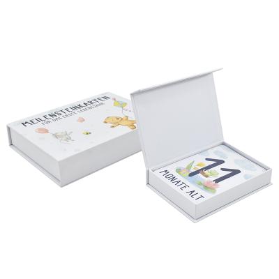 China Recycled Materials Custom Luxury Cute White Magnetic Small Size Flash Cards Packaging Paper Gift Box for sale