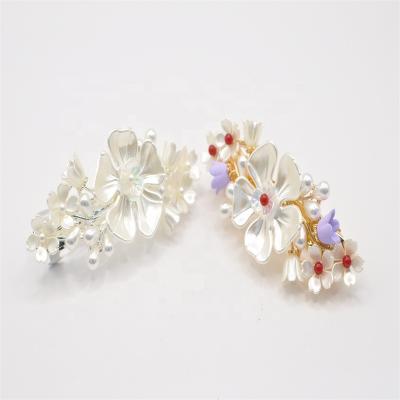 China Fashionable Wholesale Fancy Decoration RedWillow Flower Bestselling Ponytail Barrette Hair Styling Clips for sale