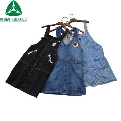 China Fashionable Clothing Ukay Ukay Japan Second Hand Used Clothing Jean Skirt Knee Length Second Hand Clothes for sale