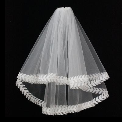 China Lace Edge New Short Elbow Length Lace Wedding Veil Bridal Veil 2 Layers for sale