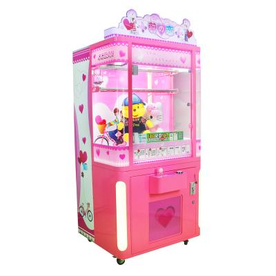 China Pink Gift Cut Doll Electronic Arcade Claw Machine 70W Low Power Consumption for sale