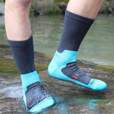 China QUICK DRY Women's Unisex Crew Waist Water Proof Socks Breathable Waterproof Socks For Hike In Water for sale