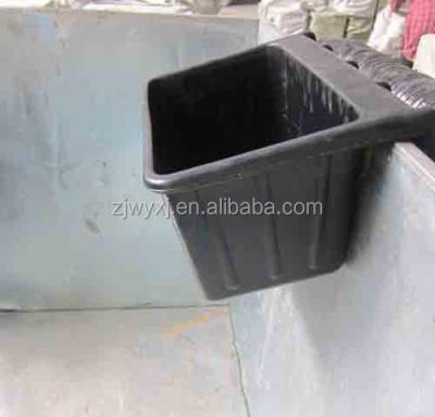 China Recycled Sustainable 16L Tire Reinforced Rubber Hanging / Eating Buckets for sale