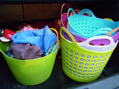 China Sustainable flexible plastic garden basket with handles, plastic laundry basket, household products for sale