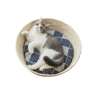 China Hand Wash Luxury Natural Woven Fluffy Round Corn Husk Pet Cats And Dogs Bed With Pillows for sale