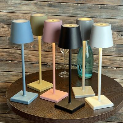 China Waterproof Modern Modern Outdoor Bedside Desk Night Light Led Rechargeable Battery Cordless Table Lamp for sale