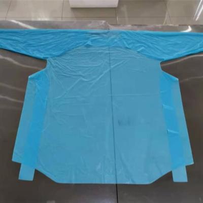 China Promotional medical disposable cpe coat gown disposable personal care gowns patient showcasing fast delivery for sale