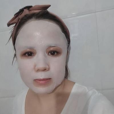 China Microfiber Moisturizing Skin Cream Beauty Milky White Imitation Face Mask Perfect Fit For Skin for sale