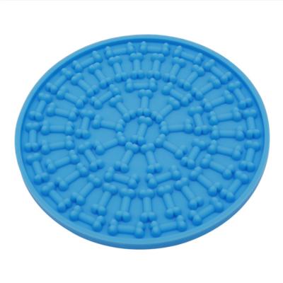 China Dogs Dog Lick Pad Slow Feeder Dog Lick Mat With Suction Cups For Dog Anxiety, Bathing Grooming And Training for sale