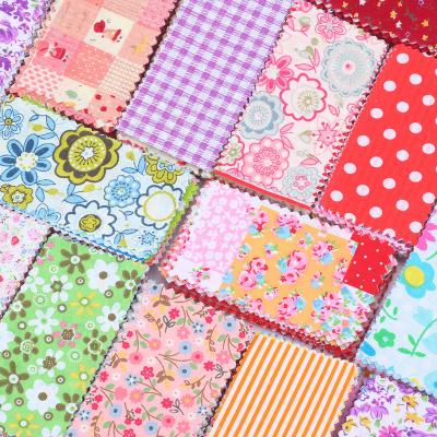 China breathable & Bestselling 50 Kind Eco-friendly Floral For DIY Handwork Cotton Fabric Baby Clothing Quilting Square Cloth for sale