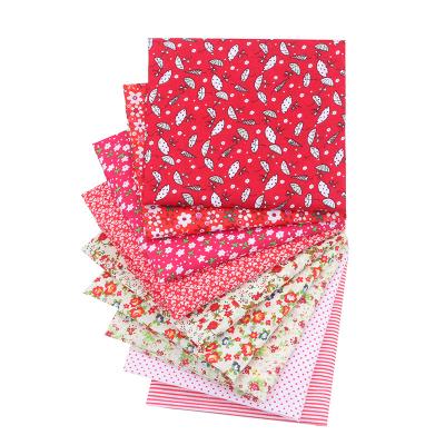 China breathable & Quilting Eco-friendly Red Multicolor Cotton Fat Quarter Material Fabric For Sewing DIY Crafts for sale