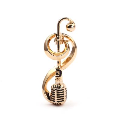 China Retro Fashion Style Gold Microphone with Music Brooch Pin for Jeans Shirt Bag for sale