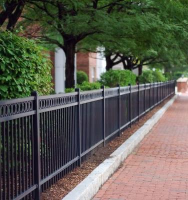 China Inexpensive easily assembled metal fence for sale