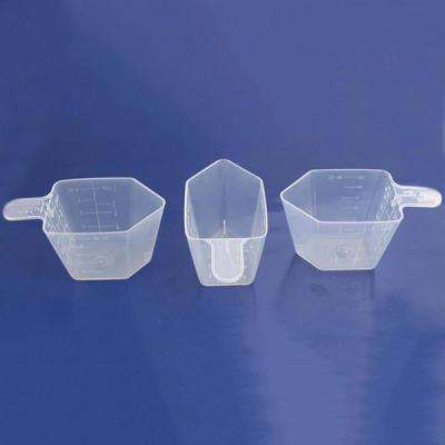 China Viable Laboratory Measuring Cup 15ml 150ml China Supplier Plastic Measuring Beaker for sale