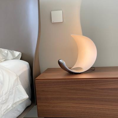 China Modern Nordic Italian Creative Light Metal Luxury Simple Table Lamp For Bedroom Study Room for sale