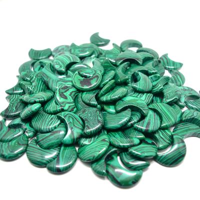 China China Discount Wholesale 2022 Volume Tumbled Natural Cut Healing Stones For Moon Shaped Crystals Used To Decor Crystal Malachite for sale