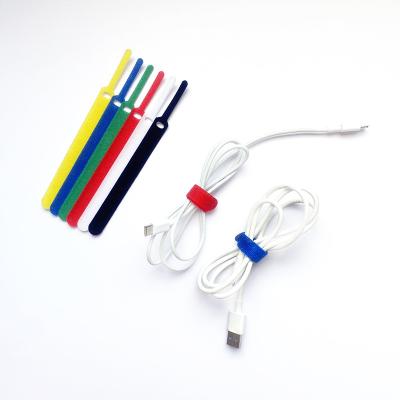 Cina Viable Factory Adhesive Tape Hook Loop Strap Reusable 50mm Hook and Loop Cable Straps Cable Ties in vendita