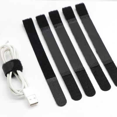 Cina Loop Viable P-Type Cable Tie Hook Nylon Strap Ties For Mobile Phone Usb Data Wire And Charger Ear Phone in vendita