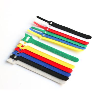 China Self Adhesive Reusable Tying Cable Ties With Adhesive Tape Double Sided Hook And Loop Sizes 2 And 5 Colors zu verkaufen