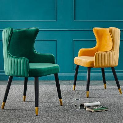 China Customizable Solid Wood Legs Curved Shape Design Velvet Luxury Green Fabric Nordic Style Dining Chairs for sale