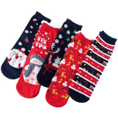 China Sporty Autumn New Santa Elk In Stockings Cotton Socks Mens Christmas Socks for sale