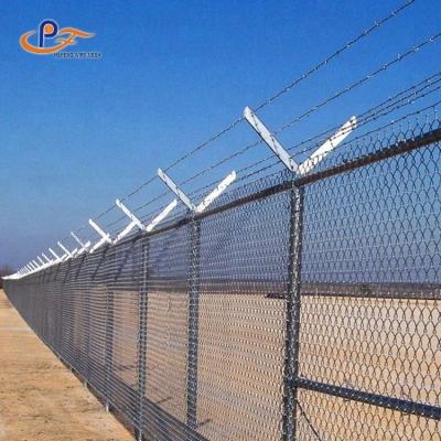 China Easily Assembled My Trial Ground Sports Protection 50mmx50mm Chain Link Fence for sale