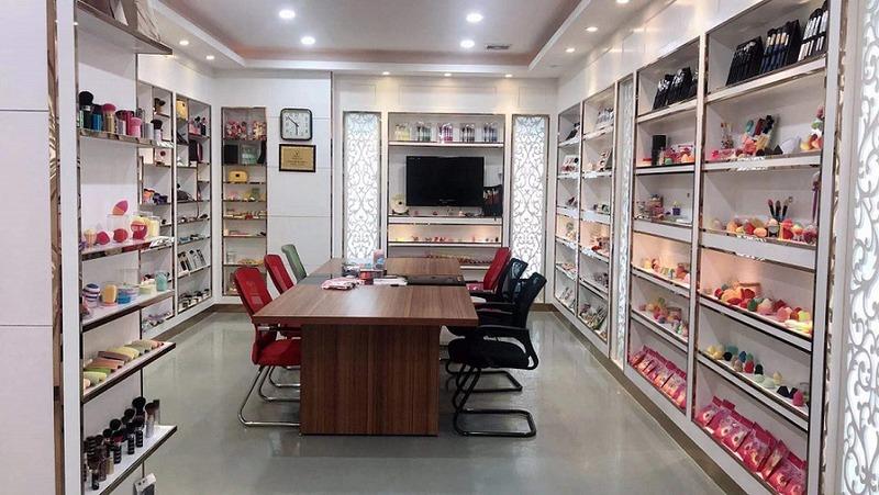 Проверенный китайский поставщик - Shenzhen Hongchangshun Cosmetic Fittings Limited