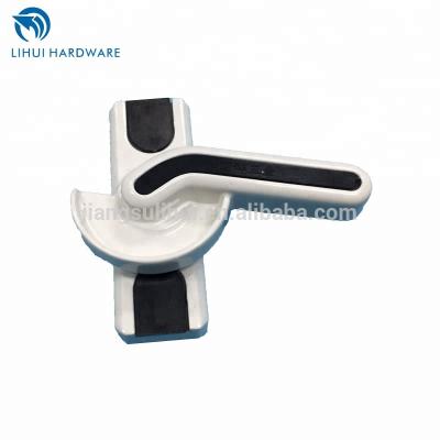 China Modern Zinc Alloy Doors And Windows Lock Aluminum Alloy Push-Pull Crescent Window Lock for sale