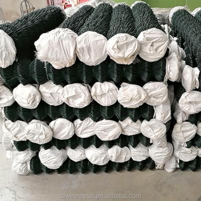 China Easily Assembled 6 Foot Chain Link Fence PVC Coated for sale