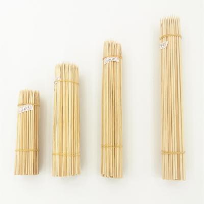 China Disposable Portable BBQ Skewer Chotto Heat Easily Cleaned Bamboo Dog Sticks Outdoor Kitchen BBQ Free Cleaning Supplies Wholesale for sale