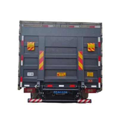 China Tail Lift Cargo Truck Loading And Unloading Material Handling Equipment for sale