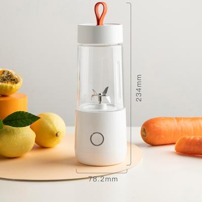 China Mini Blender And Mixer Portablere Usb Convenient Hot Personal Chargeable Hand Portable Smoothie Fruit Juicer Selling Blenders for sale