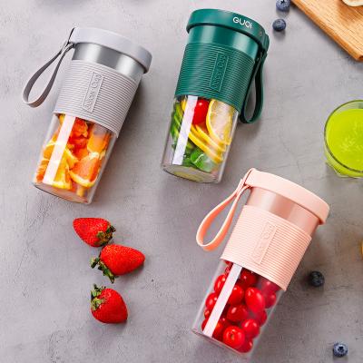 China Car 320ML Mini Portable Handheld Blender Cup Portable Electric Fruit Juicer Squeezer Usb Rechargeable for sale