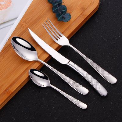 China Sustainable Luxury Shiny 304 Stainless Steel Flatware Royal Cutlery Set Gold Plated Silverware Dinnerware for sale