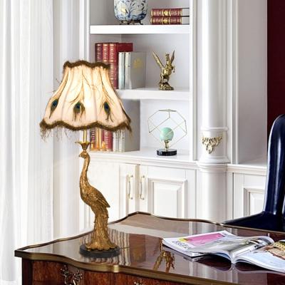 China Retro Modern Home Decor Bedroom Study Living Room French Fabric Cover Led Brass Desk Lamp for sale