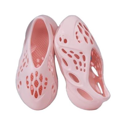 China Around 2021 Summers Wholesale Kids Fashion Sandals Jelly Water Shoes Slipper Beach Footwear For Girls Boys for sale