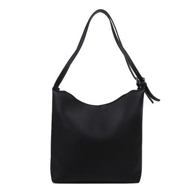 China Retro Simple Fashion Bucket Bag Large Capacity Student Broadband Shoulder Bag for sale