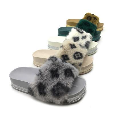 China Fashion Trend New Design Plush Slipper Manufacturer Fur Beach Flat Indoor Women Slippers Slippers for sale