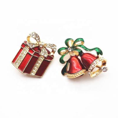 China Free Customized Wholesale Custom Cute Rhinestone Christmas Tree Color Rhinestone Pageant Rhinestone Brooch For Kids Brooch Pin for sale