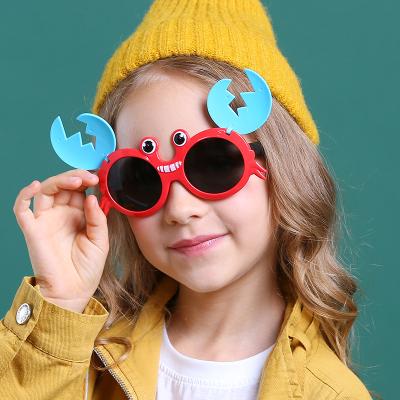 China Flip Up Girls TAC Polarized Sunglasses Cartoon TPEE Crab Cartoon Kids Sunglasses Eye Protect Sun Shade Glasses For Kids for sale