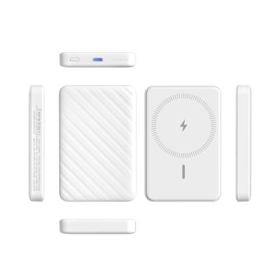 China Wireless Magnetic Power Bank 5000mAh Portable Magsafe Ladegerät Leichtgewicht zu verkaufen