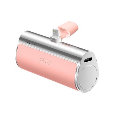 China Mehrfarbige Heckstecker-Powerbank PD20W Schnellladung Taschen-Powerbank zu verkaufen