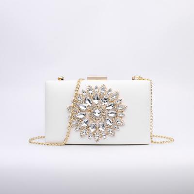 China Fashion Trend Diamond Inlaid Dinner Hand Bag Single Shoulder Chain Bag Leisure Messenger Bag for sale