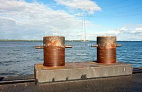 China Marine Double Bollard Stainless Steel Ship Marine Bollard for sale