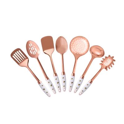 China Amazon Viable Hot Selling Stainless Steel Kitchen Utensils Wholesale Kitchen Tools Family With Pattern In Handle for sale