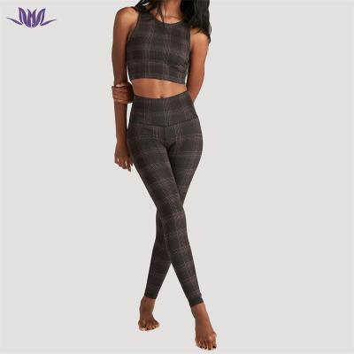 China Wholesale Breathable Comfortable Fashion Sweat-Blinking Sexy Yoga Pants Striped Print Women Sports Wear Women Set for sale