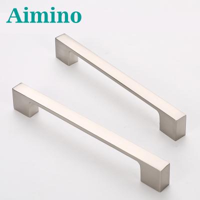 China AIMINO Modern Aluminum Wardrobe Handle White Aluminum Sideboard Handles for sale