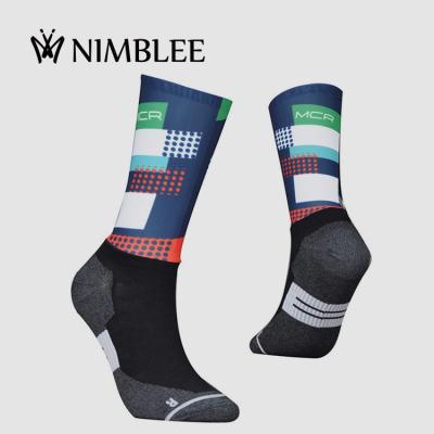 Chine Wholesale custom logo design women men outdoor gym running embroidery cotton crew sport cmax socks à vendre