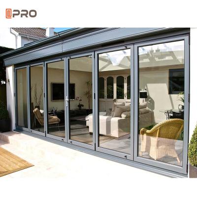 China Puertas plegables de aluminio para balcón con puerta plegable insonorizada de vidrio templado Lowe transparente en venta