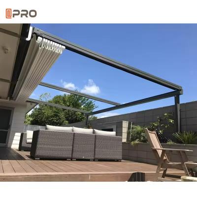 Chine Cadre d'aluminium extérieur Parure en PVC Parure solaire étanche Toit rétractable Parure pergola à vendre